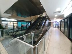 Lucky Plaza (D9), Shop House #566062031